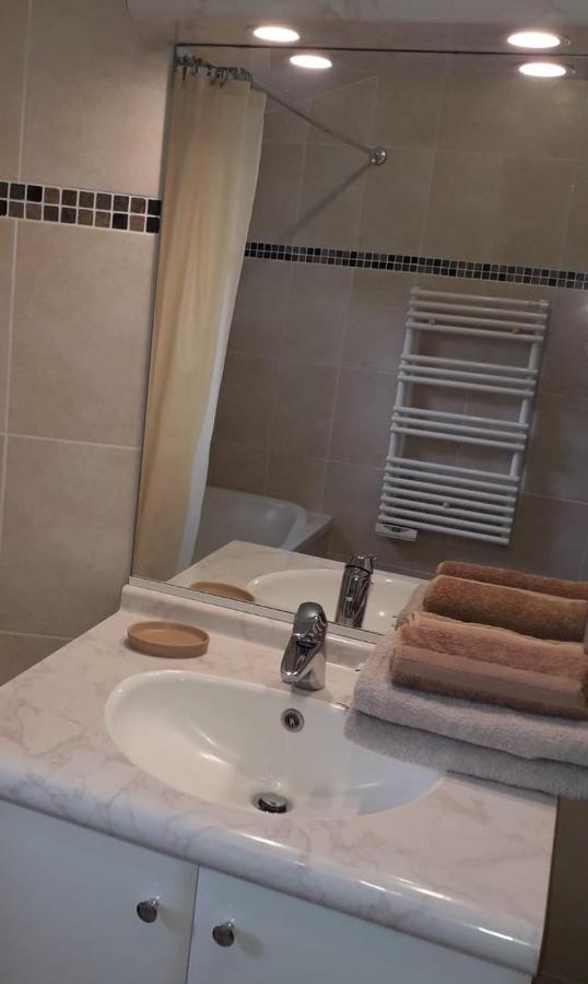 Casa Del Mar - Beautiful Two Bedroom Penthouse Apartment Sainte-Maxime Bagian luar foto